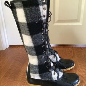 L.L. Bean Black and White houndstooth signature 16inch  Lace-Up Boots